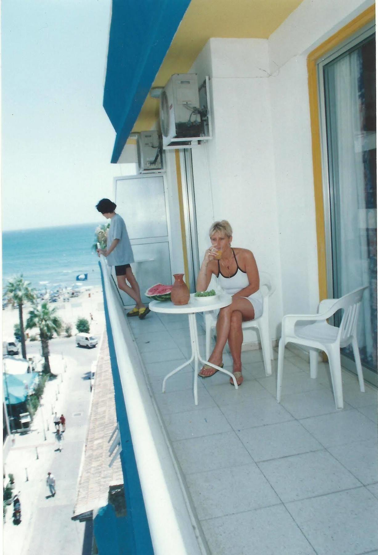 Palm Sea Beach Hotel Apartments Larnaca Exterior photo